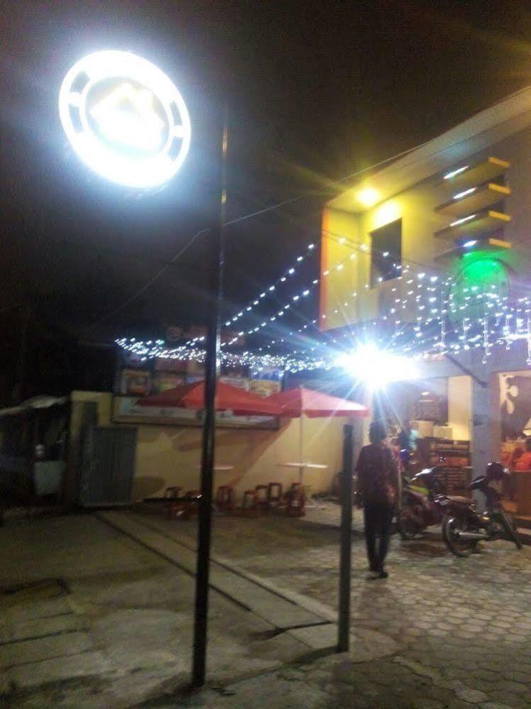 Budi House & Food Station Bandung Exterior photo